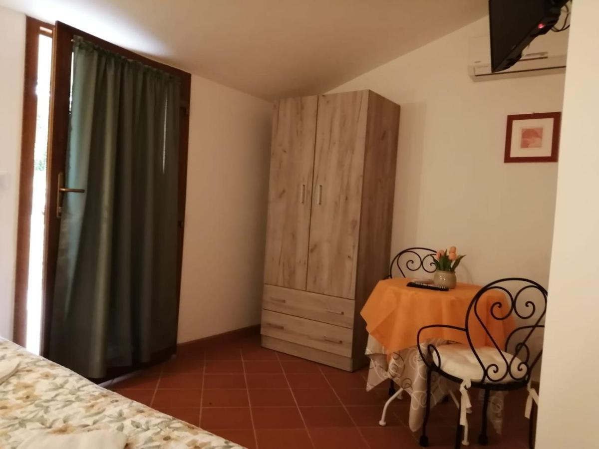 B&B 8380 Saturnia Terme Esterno foto