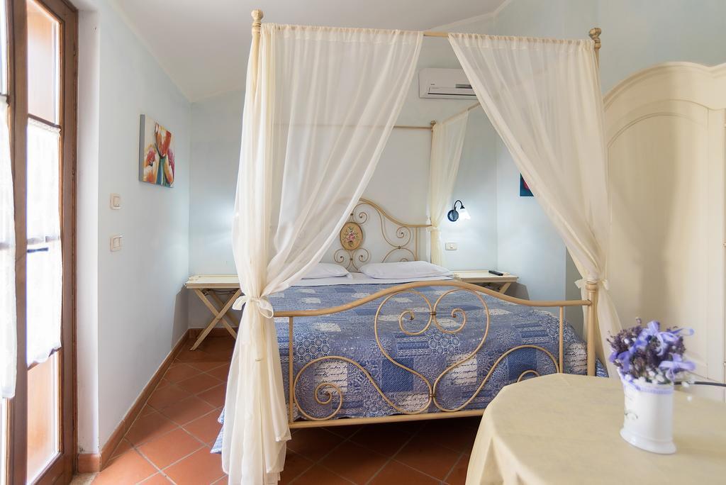 B&B 8380 Saturnia Terme Esterno foto