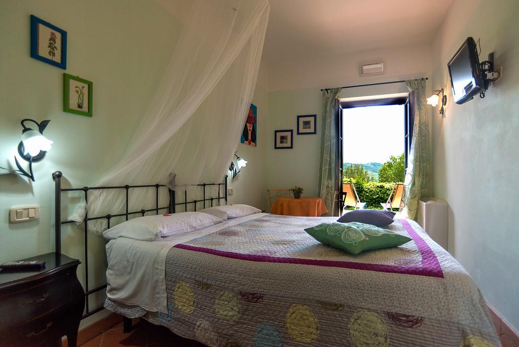 B&B 8380 Saturnia Terme Esterno foto